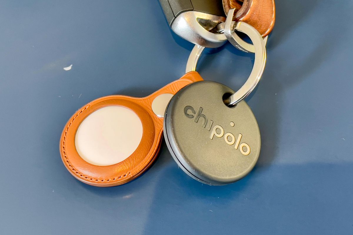 ​Apple AirTag and Chipolo One Spot